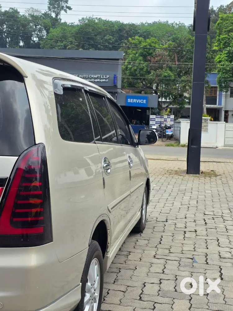 Toyota Innova 2012 2.5 V