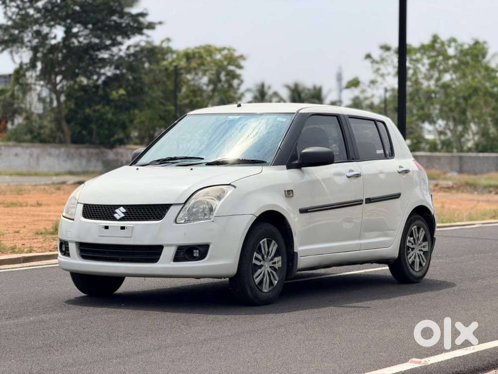 Maruti Suzuki Swift Vxi Bsiv, 2011, Petrol