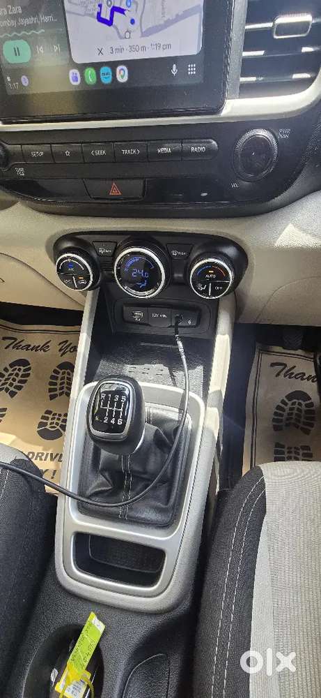 Hyundai Venue Sx Diesel  December 2022  28,000 Km  Sunroof  Excell