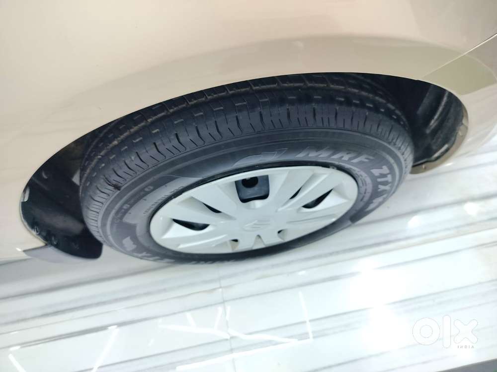 Maruti Suzuki Swift Dzire 1.2 Vxi Bsiv, 2015, Petrol