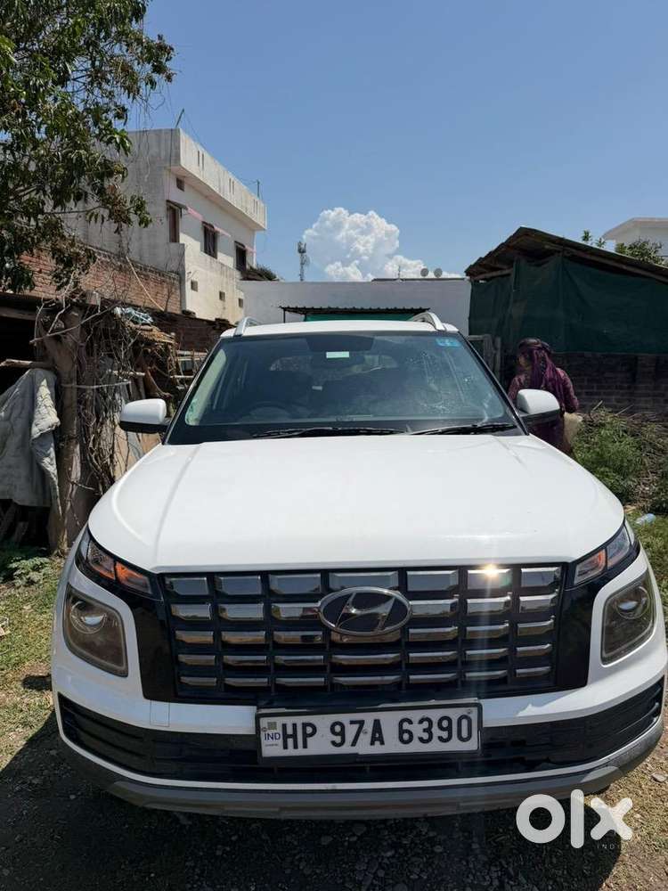 Hyundai Venue 2024 Petrol 40000 Km Driven