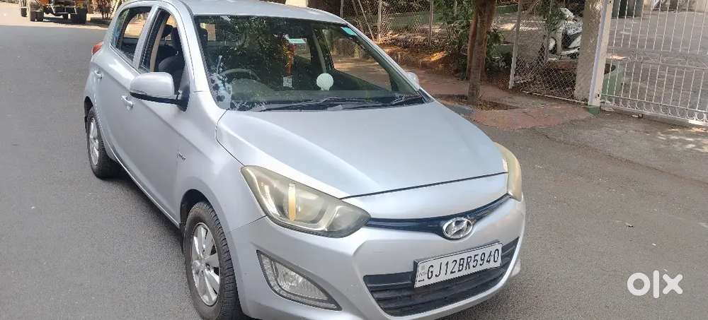 I20, 2nd Owner, Gujrat Registration, Petrol, Sportz ,silver Color,.