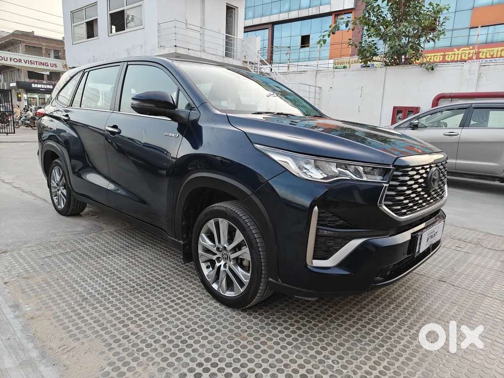 Toyota Innova Hycross 2.0 Zx Hybrid 7 Str, 2024, Petrol