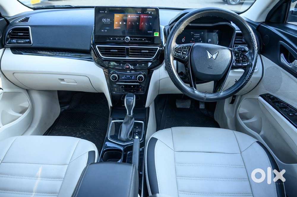 Mahindra Xuv 3xo Ax5 Pm At, 2024, Petrol