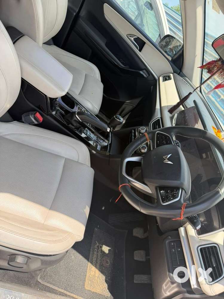 Mahindra Xuv700 2024 Diesel 26400 Km Driven