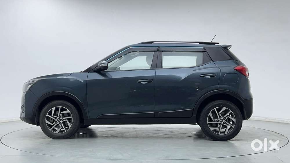 Mahindra Xuv300 1.2 W8 (o) Amt Petrol, 2023, Petrol