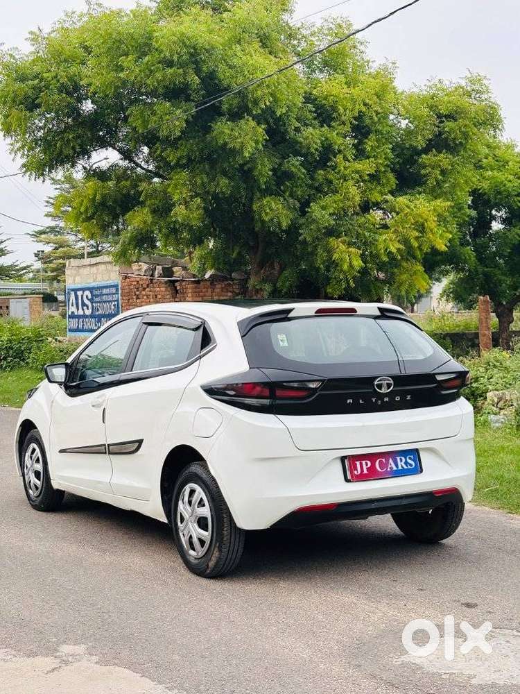 Tata Altroz 1.2 Xe, 2021, Petrol