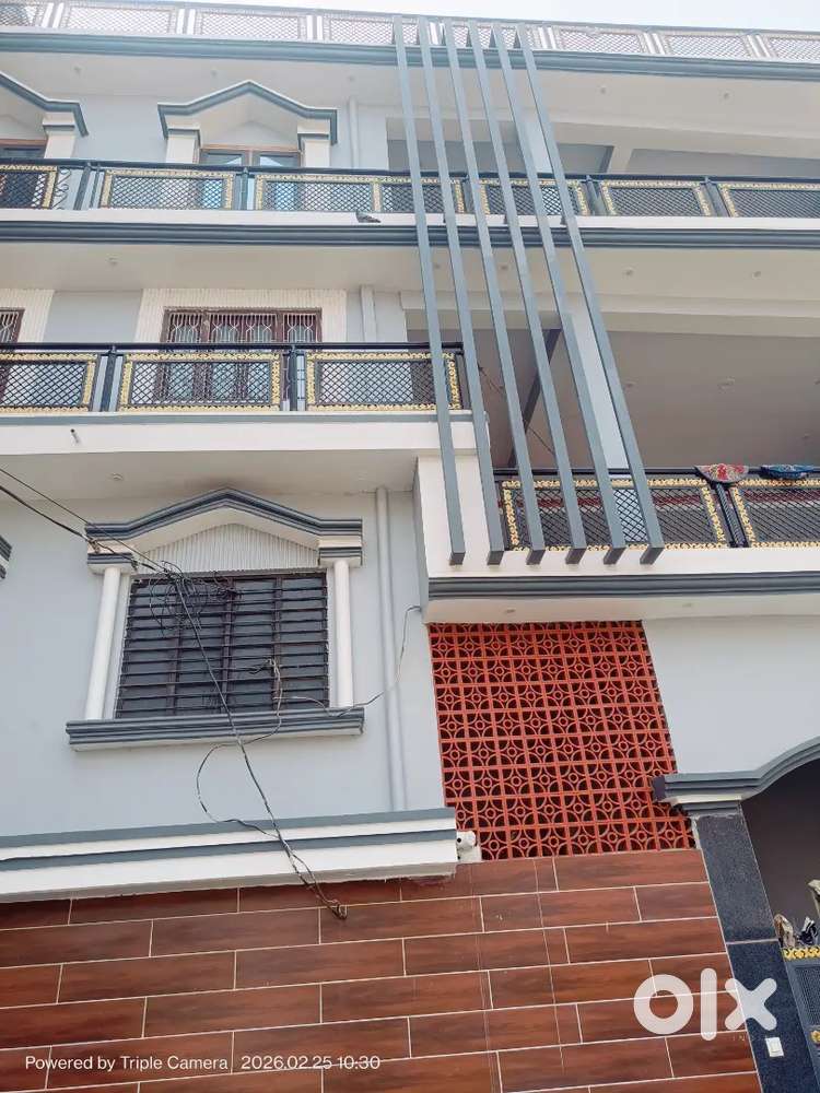 3 Bhk seperate floor for good family