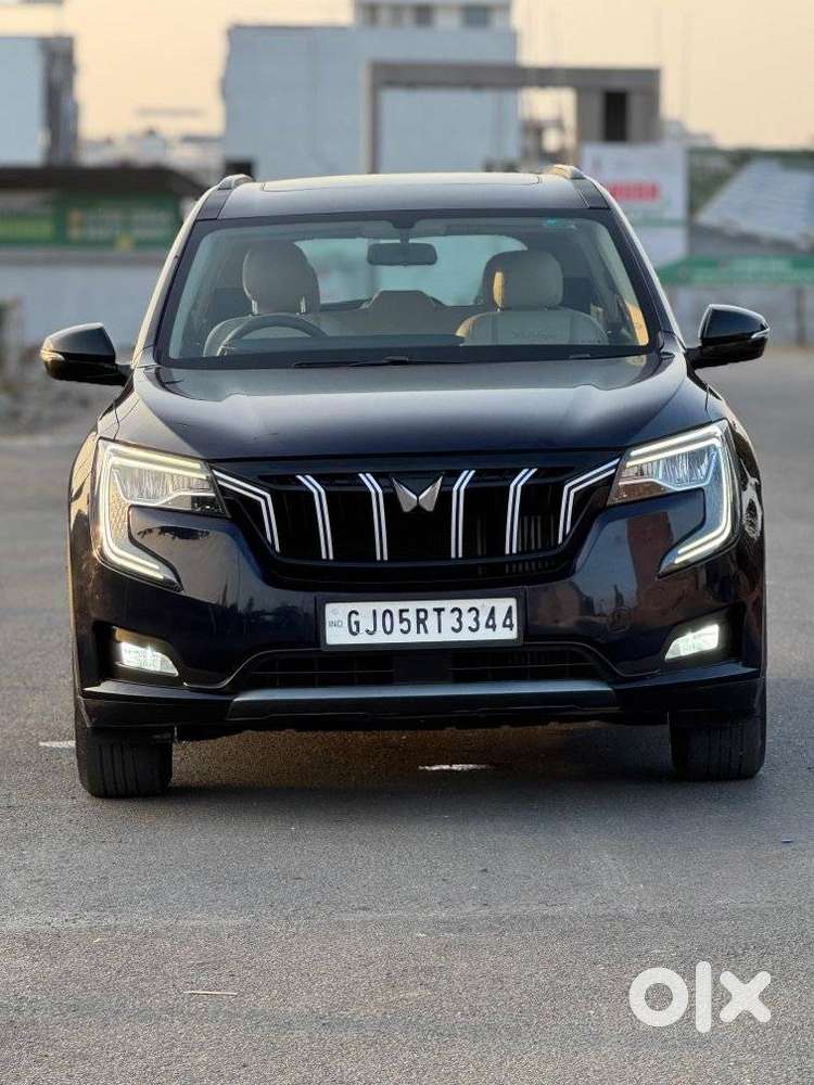 Mahindra Xuv700 2.0 Ax 5 Petrol Mt Str, 2022, Petrol