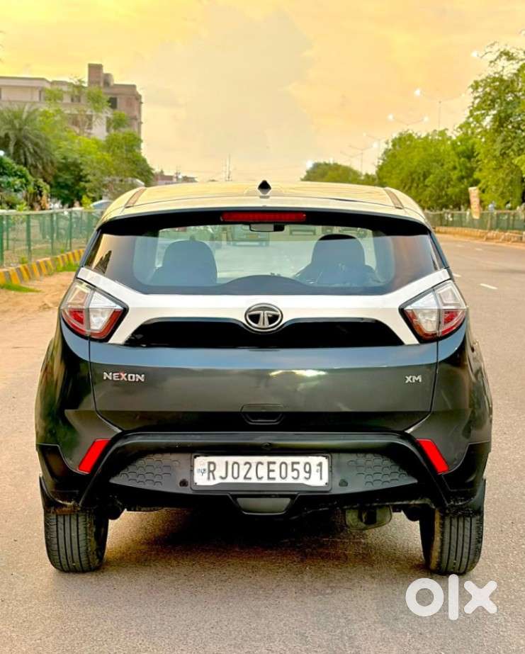 Tata Nexon 1.2 Revotron Xm (s), 2018, Petrol