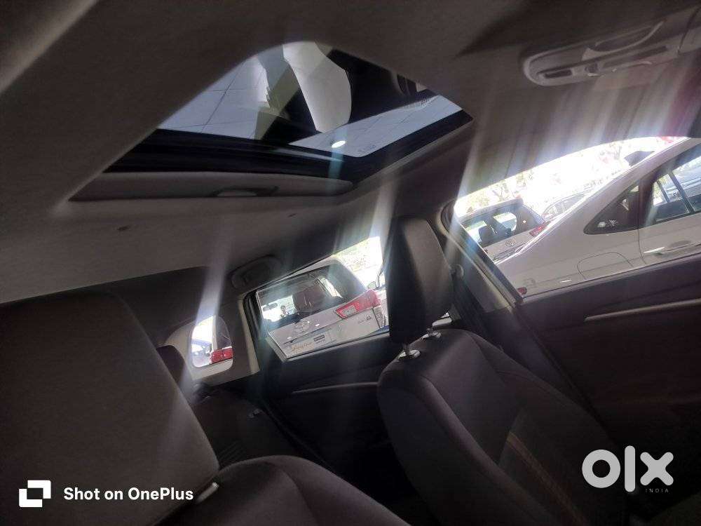 Maruti Suzuki Brezza 1.5 Zxi At Smart Hybrid, 2023, Petrol