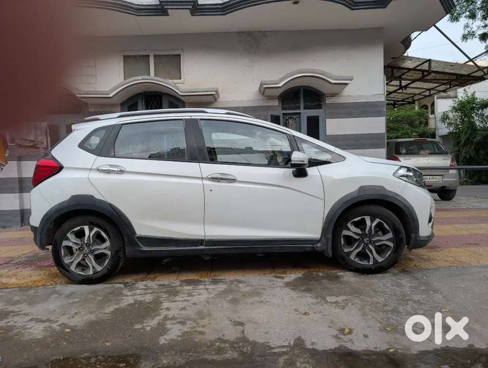 Honda Wrv Top Model With Sun Roof Good Condition New Battery New Tyre
