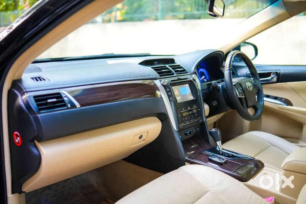Toyota Camry 2016 Electric 74000 Km Driven