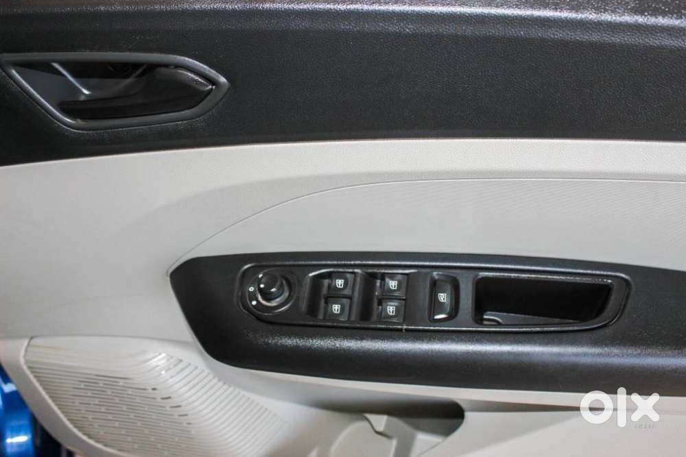 Renault Triber Rxt, 2022, Petrol