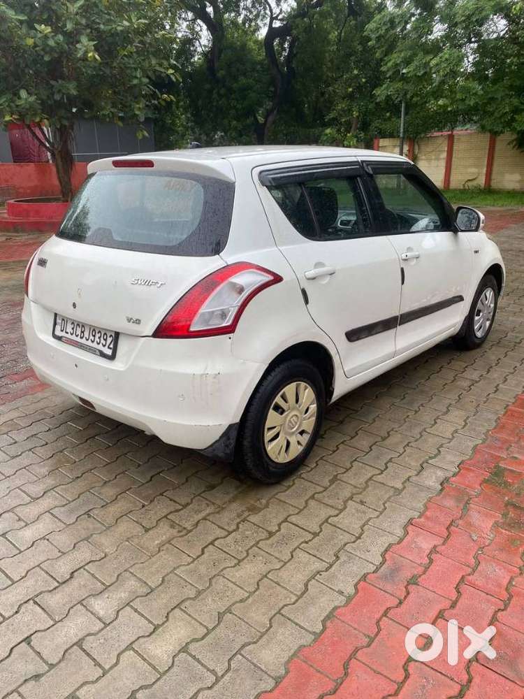 Maruti Suzuki Swift Vxi 1.2 Abs Bs-iv, 2012, Petrol