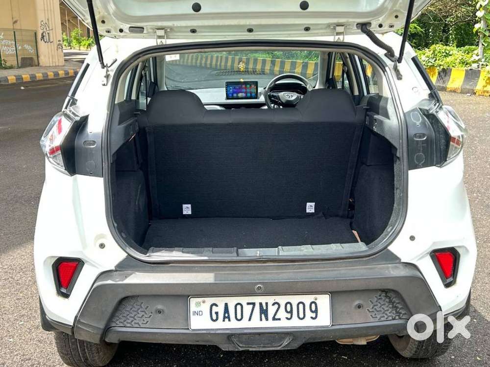 Tata Nexon 1.2 Revotron Xma Amt (s), 2022, Petrol
