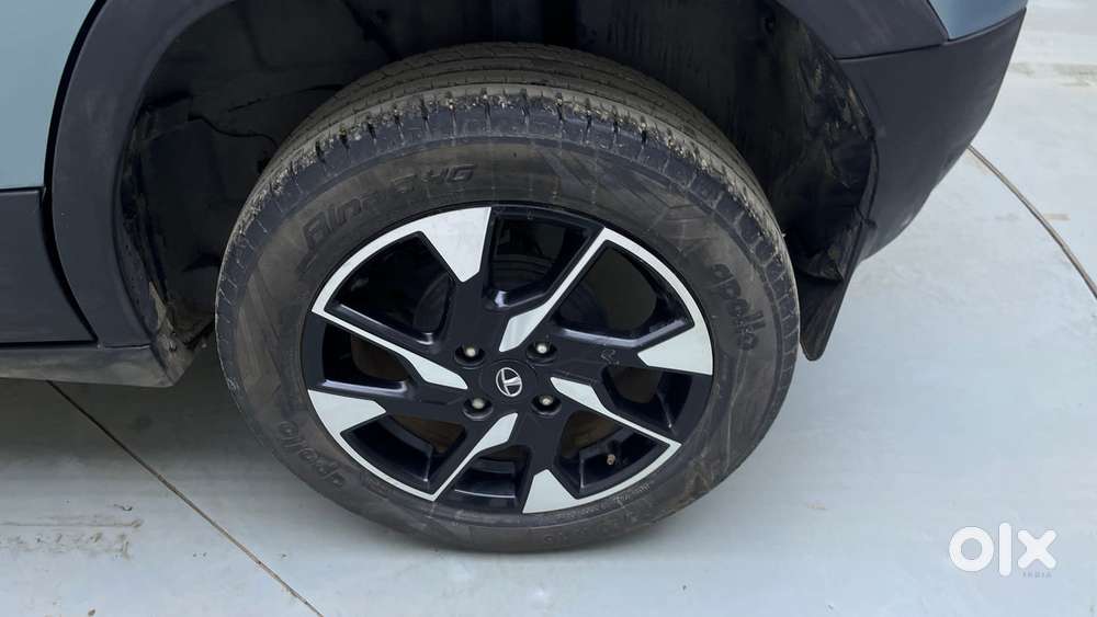 Tata Punch 1.2 Revotron Creative Amt Dual Tone, 2023, Petrol