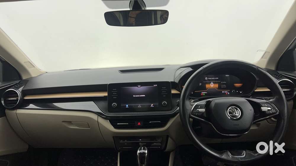 Skoda Slavia Style 1.0l Tsi At, 2023, Petrol