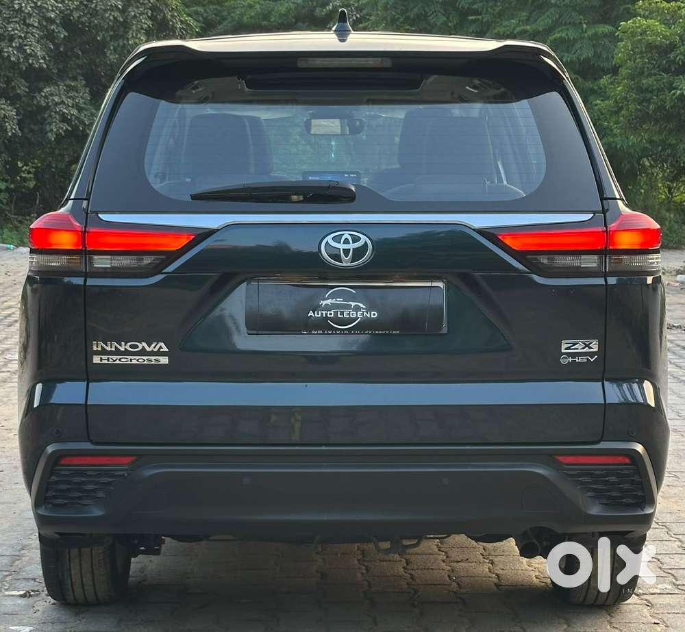 Toyota Innova Hycross 2.0 Zx Hybrid 7 Str, 2025, Petrol
