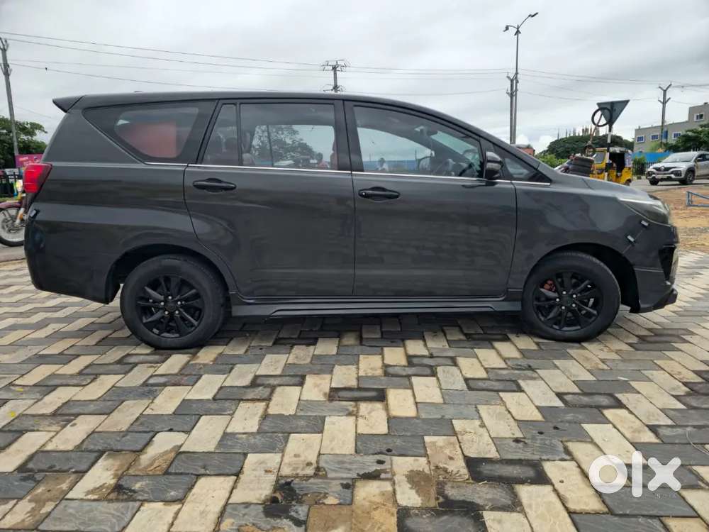 Toyota Innova Crysta 2016