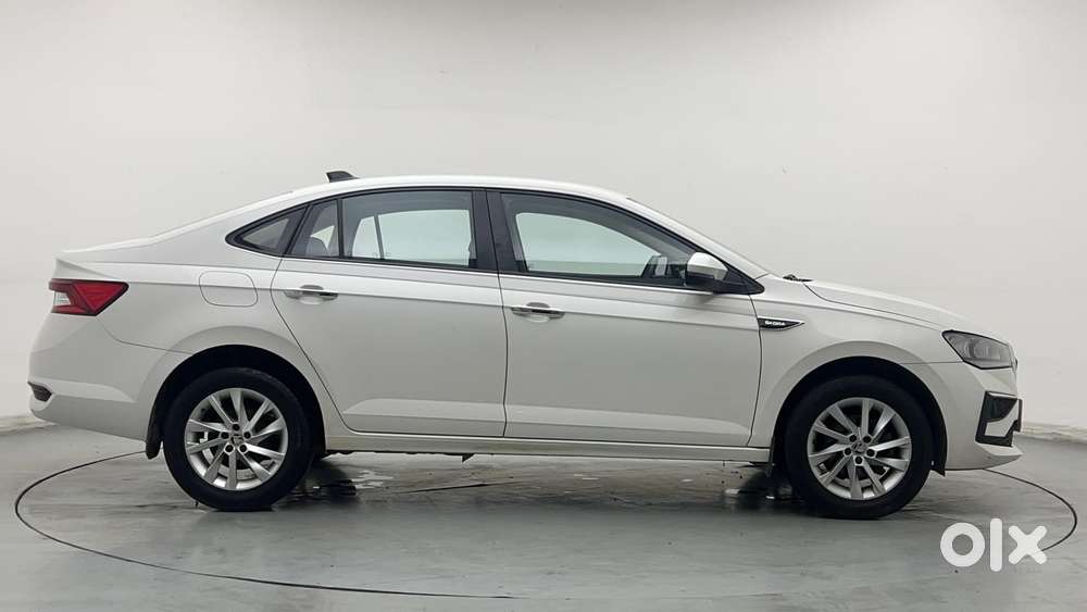 Skoda Slavia Ambition 1.0l Tsi At, 2022, Petrol