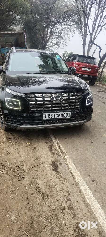 Hyundai Venue 2024 Petrol 80000 Km Driven