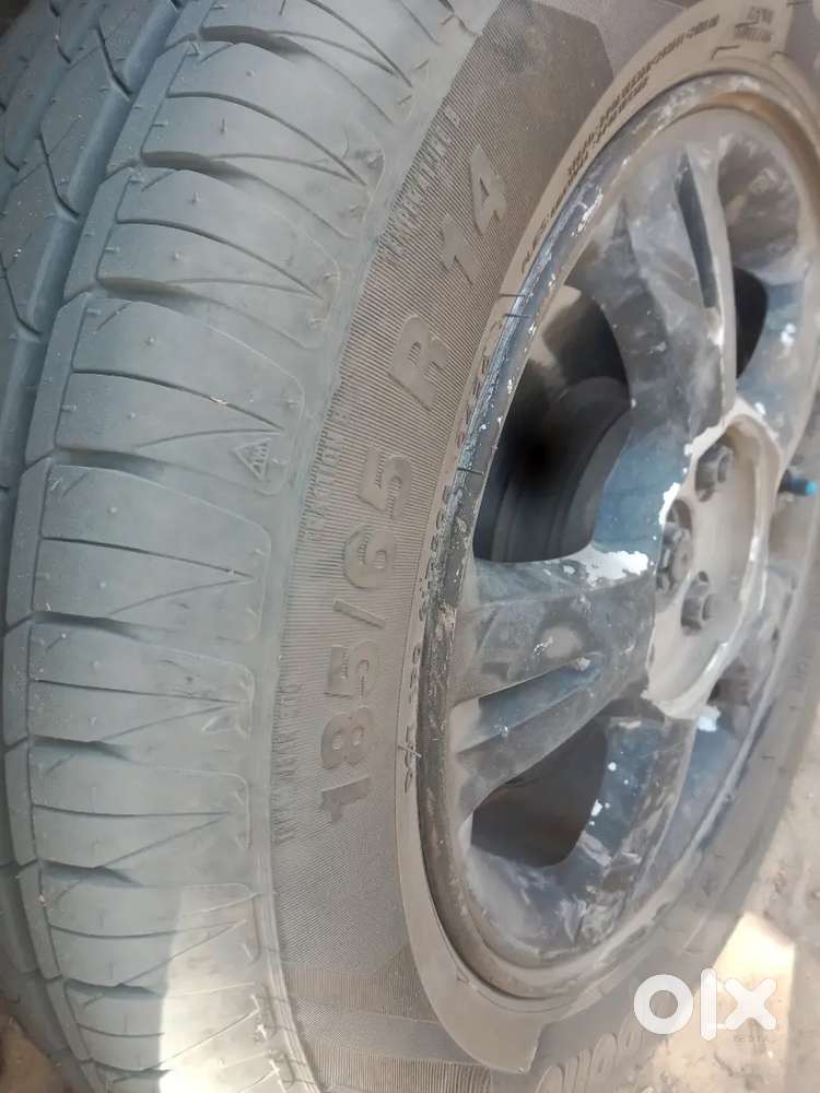 गाड़ी कंडीशन A1 80000 किलोमीटर चली हुई सेकंड ऑनर