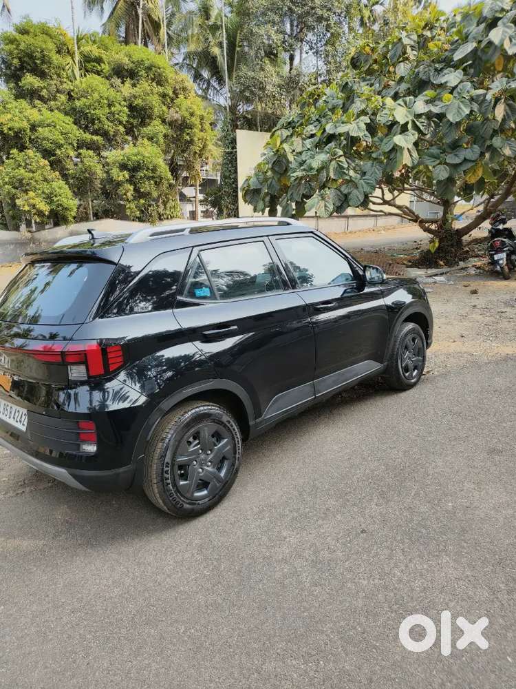 Hyundai Venue 2023 Diesel 20000 Km Driven