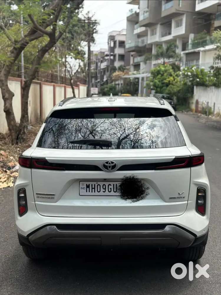 Toyota Urban Cruiser Hyryder 2024 Petrol 23000 Km Driven