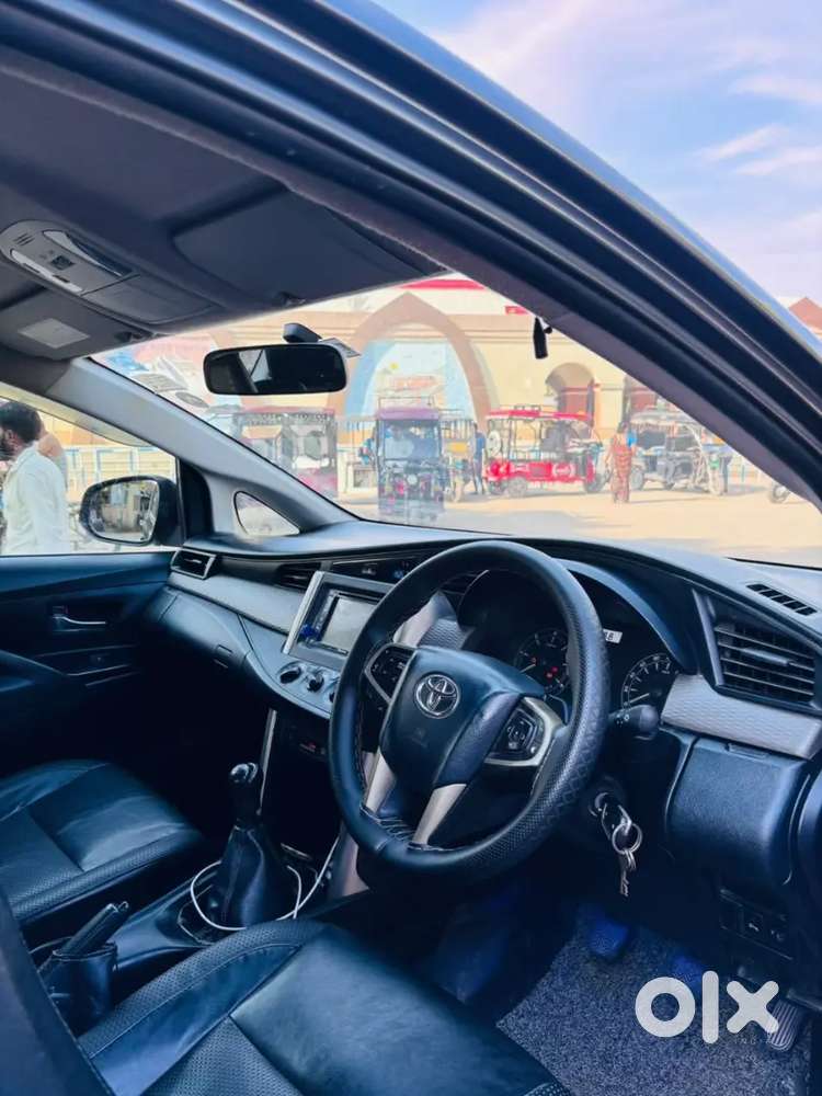 Toyota Innova Crysta 2.4 V Diesel 2017