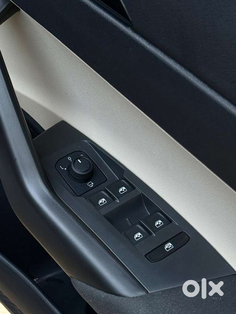 Skoda Slavia 1.0 Ambition Tsi, 2025, Petrol