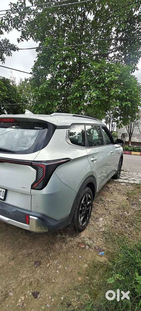Kia Carens Clavis, 2025, Petrol