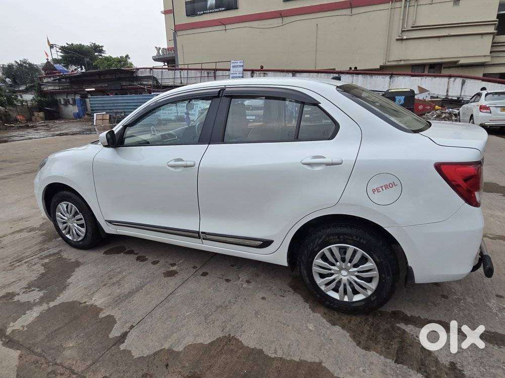 Maruti Suzuki Swift Dzire Vxi Optional, 2025, Petrol