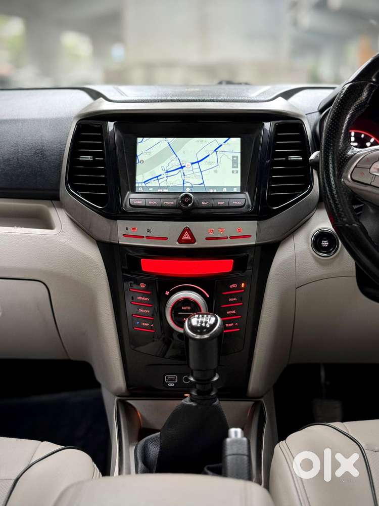 Mahindra Xuv300 W8 (o) 1.5 Diesel Amt, 2022, Diesel