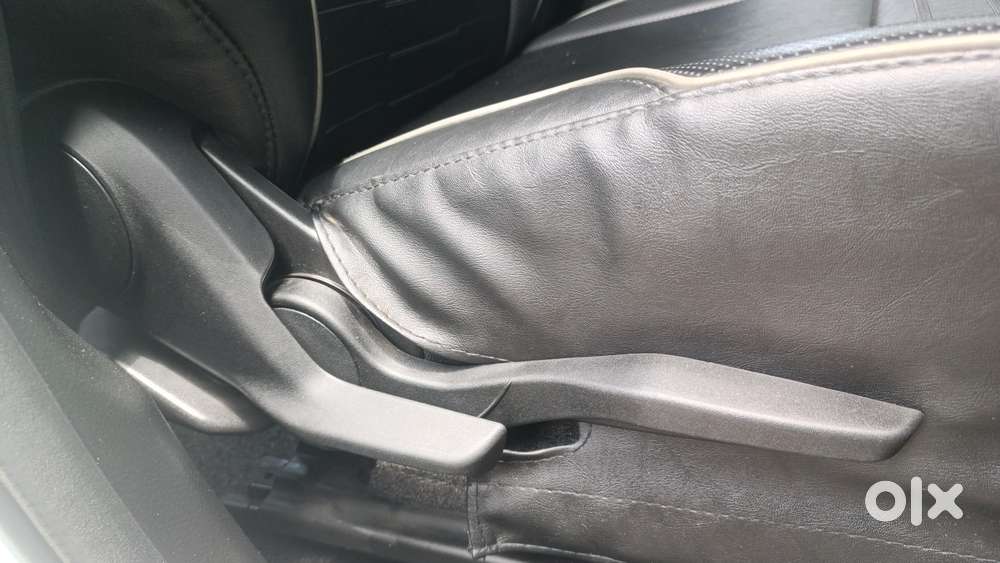 Maruti Suzuki Vitara Brezza 1.5 Vxi At, 2024, Petrol