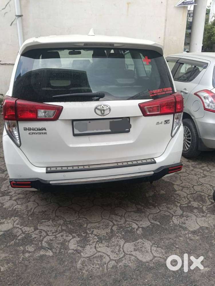 Toyota Innova Crysta 2.4 G Plus Mt 8 Str, 2024, Diesel