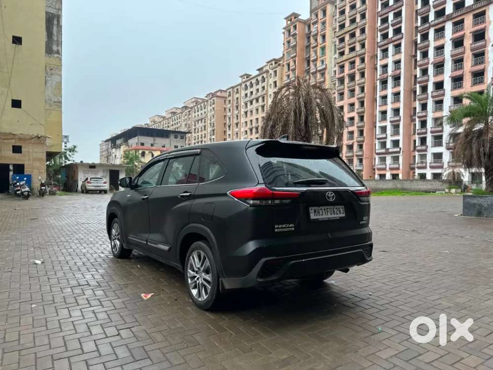 Toyota Innova Hycross 2.0 Zx Hybrid 7 Str, 2023, Petrol