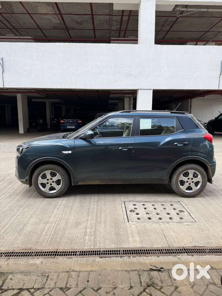 2021 Mahindra Xuv 300 W6 Turbo Petrol Amt, Sunroof Well Maintained