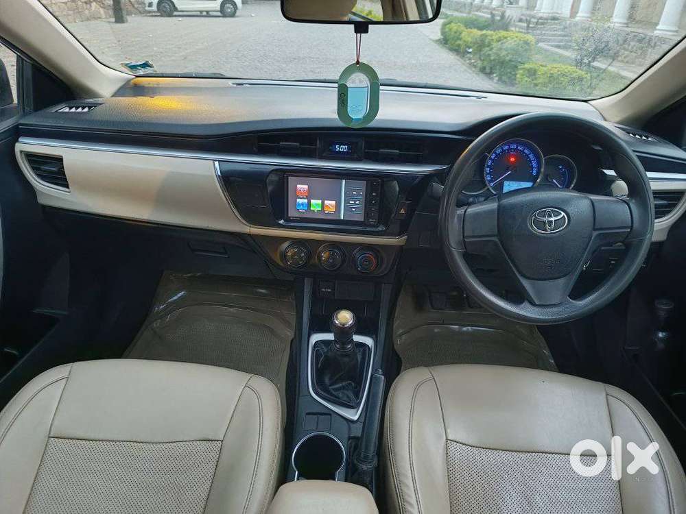 Toyota Corolla Altis 1.8 J, 2015, Petrol