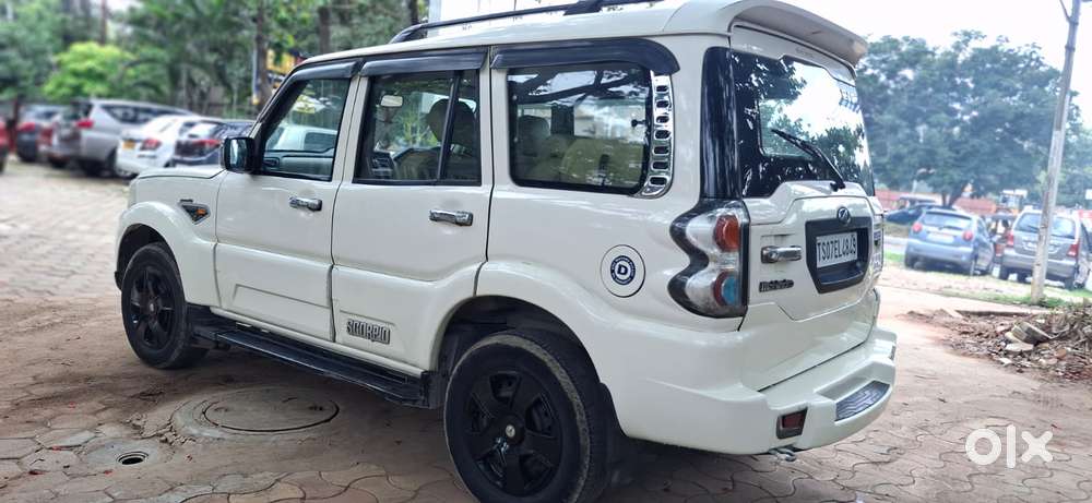 Mahindra Scorpio S6, 2015, Diesel