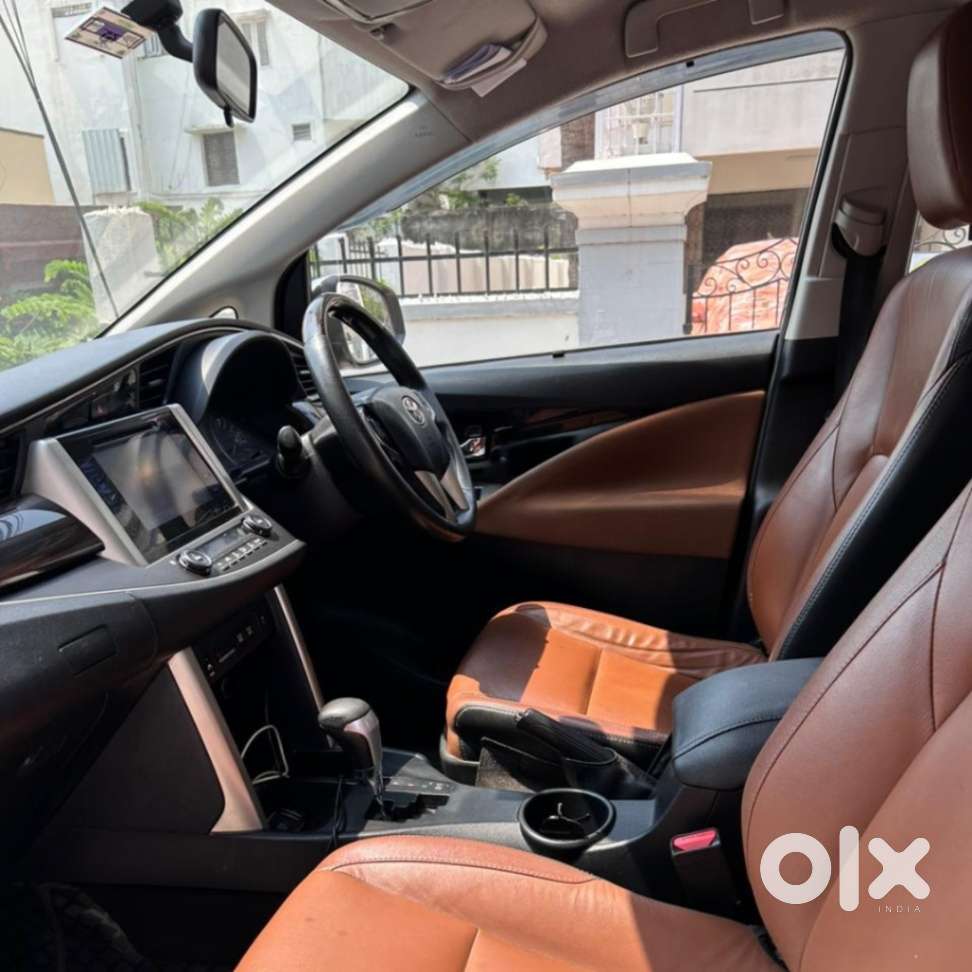 Toyota Innova Crysta 2.8 Zx At 7 Seater, 2017, Diesel