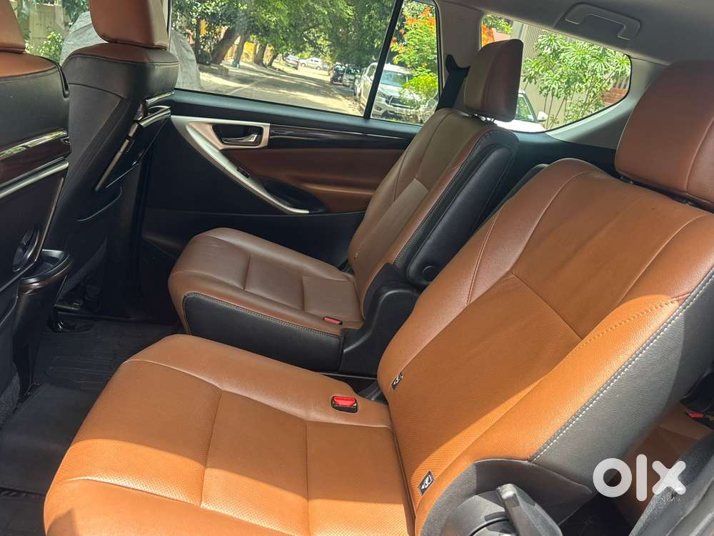 Toyota Innova Crysta 2.8z Automatic, 2022, Diesel