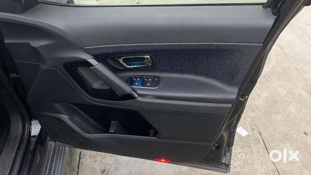 Tata Safari 2.0 Xz Plus Dark Edition, 2022, Diesel