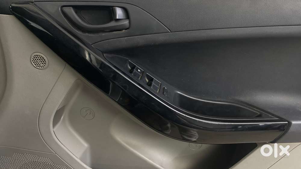 Tata Nexon 1.2 Revotron Xma, 2018, Petrol