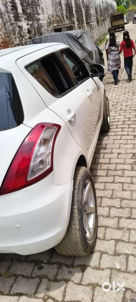 Maruti Suzuki Swift Vxi 2017