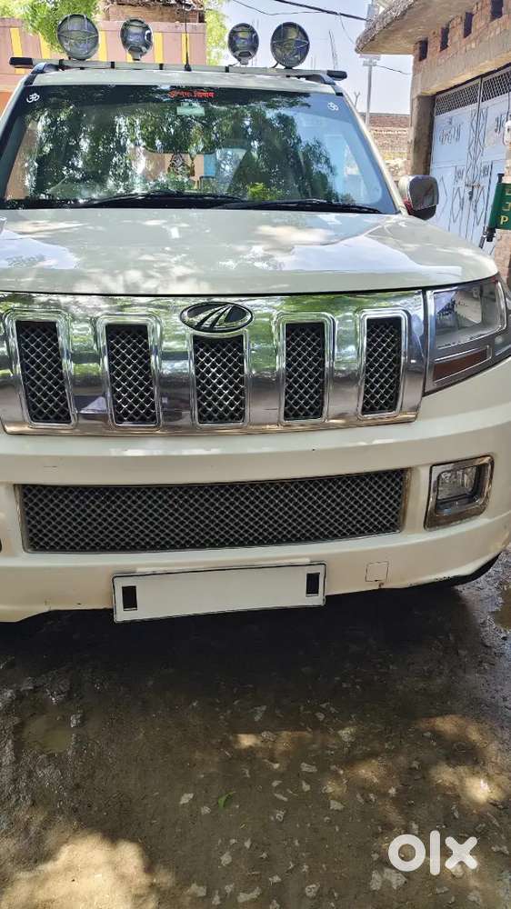 Mahidra Tuv 300 T8 Badhiya Condition Me Charo Tyre Naye