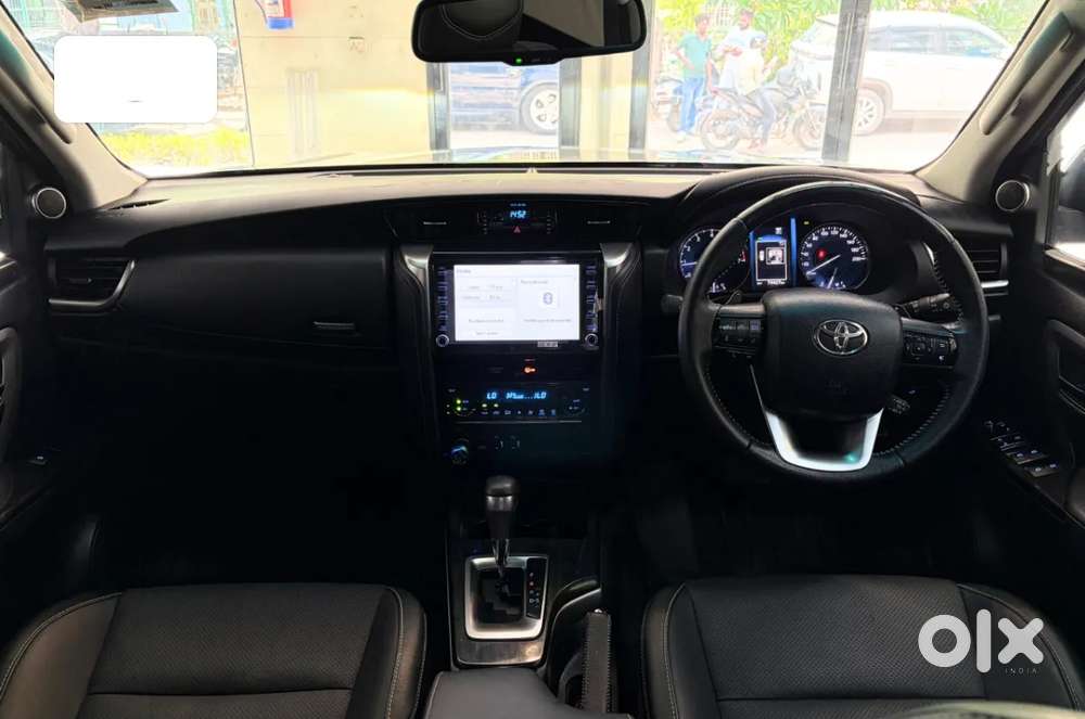 Toyota Fortuner 4x2 At 2.7 Petrol, 2022, Petrol