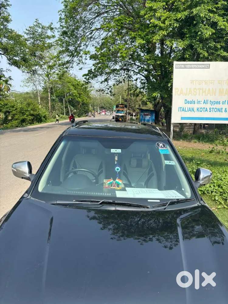 Mahindra Xuv300 2022 Petrol Well Maintained