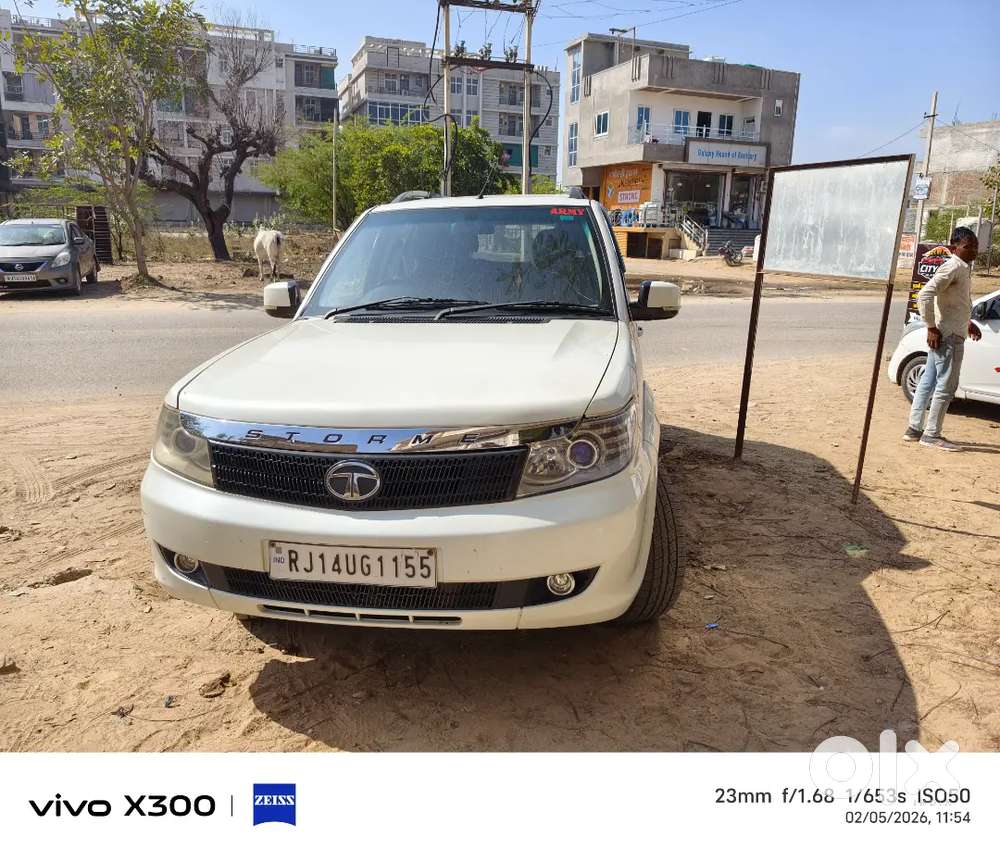 Tata Safari Storme 2014