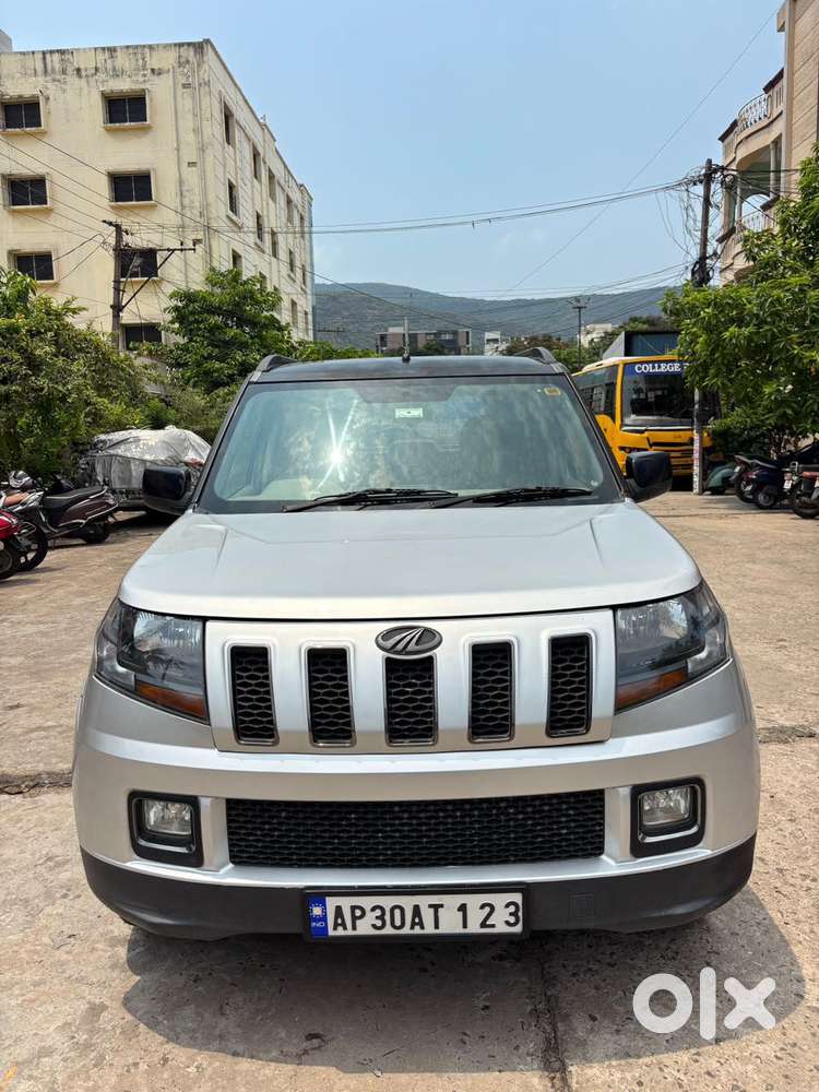 Mahindra Tuv 300 T10 Opt Dual Tone, 2019, Diesel